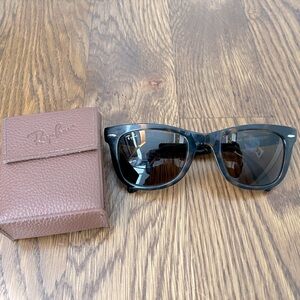 Ray-Ban ✨ Folding Wayfarer Sunglasses